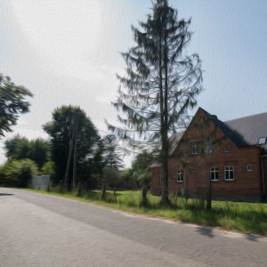 dom Dawny Dom przy drodze w Łowiskach – widok od ulicy